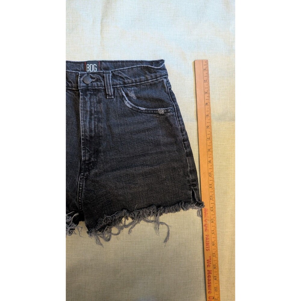 BDG Girlfriend High Rise Black Cut-Off Jean Shorts Womens 27 - Picture 9 of 10